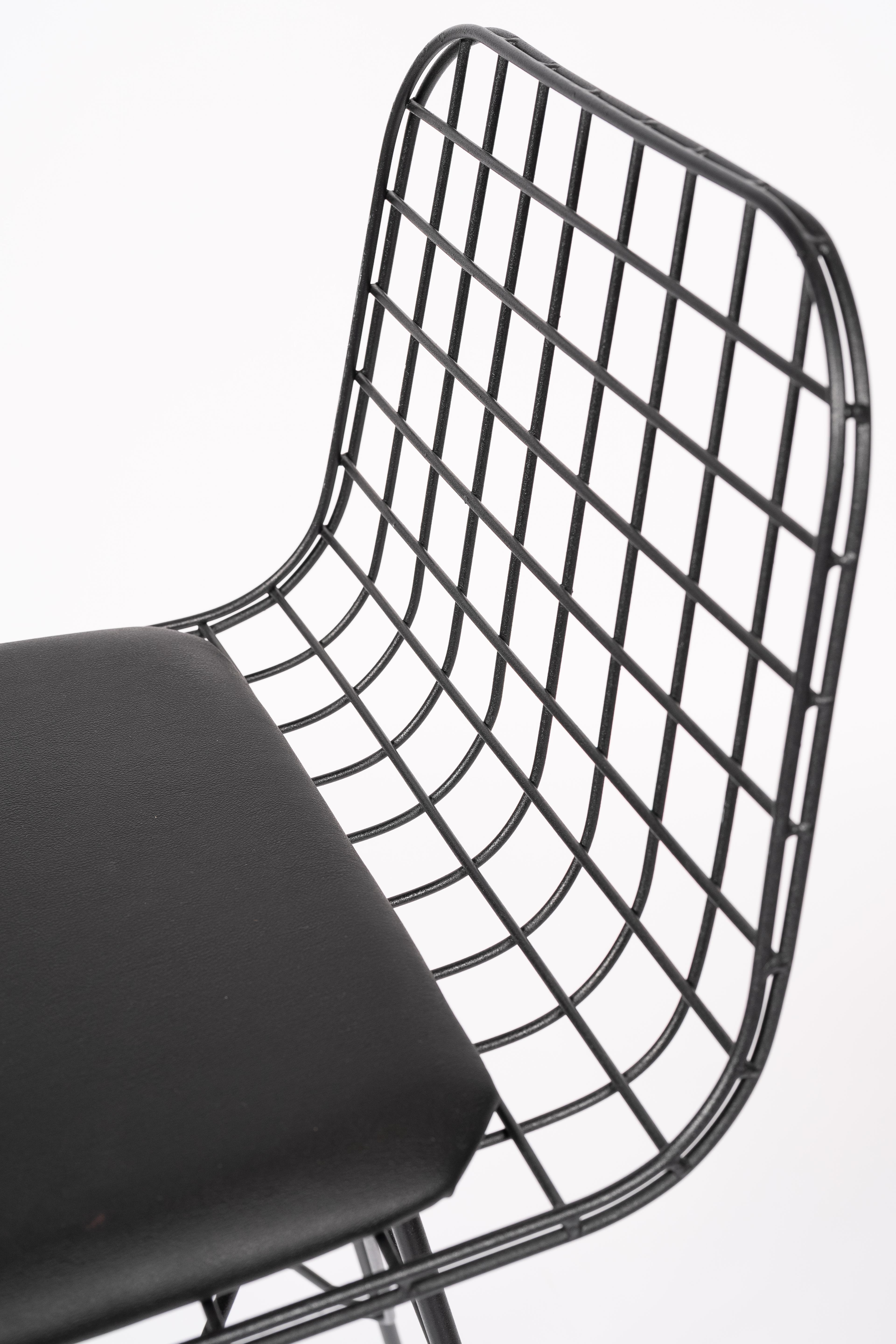 WIRE CHAIR