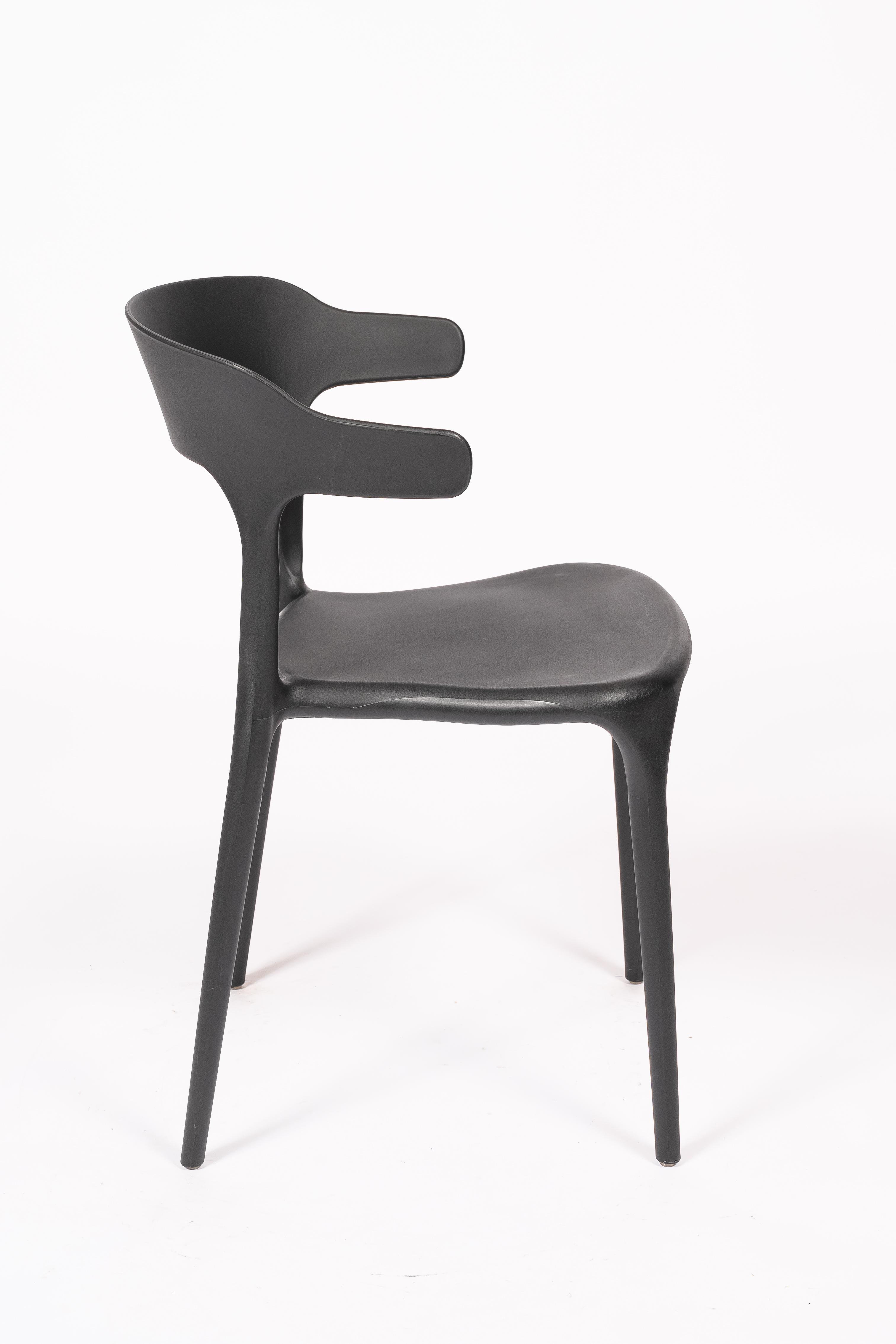 Luna - Stackable Chair – Modern Plastic Chair for Indoor & Outdoor – Terrace, HORECA & Garden Use - Black